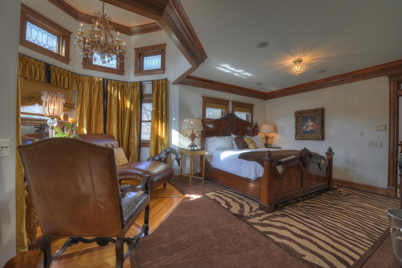 The Victoria Bed & Breakfast Bentonville Exterior photo